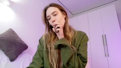HelIo  Everyone Im MaryWelcome  to my room and  lets have  a good  time  together with me   online show from 18, 6, 2026