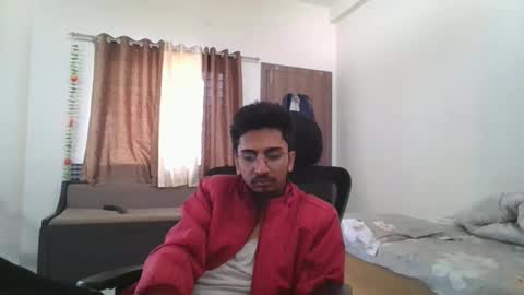 Snapshot of maskboyz2003 chatting on 6, 1, 2025 maskboyz2003 online show from 6, 1, 2025