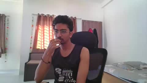 Snapshot of maskboyz2003 chatting on 5, 2, 2025 maskboyz2003 online show from 5, 2, 2025