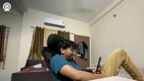 Snapshot of maskboyz2003 chatting on 17, 9, 2025 maskboyz2003 online show from 17, 9, 2025