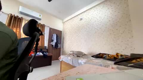 Snapshot of maskboyz2003 chatting on 9, 11, 2025 maskboyz2003 online show from 9, 11, 2025