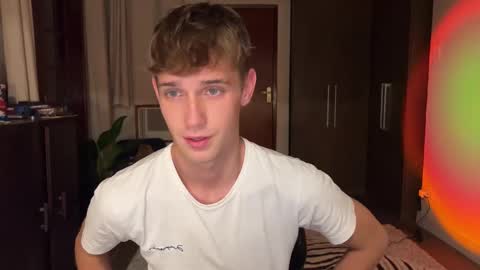 Snapshot of mason_gallagher chatting on 29, 9, 2025 Mason online show from 29, 9, 2025