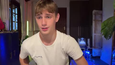 Snapshot of mason_gallagher chatting on 17, 10, 2025 Mason online show from 17, 10, 2025