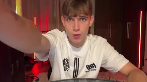 Snapshot of mason_gallagher chatting on 9, 3, 2026 Mason online show from 9, 3, 2026