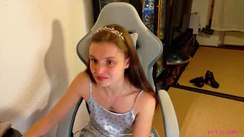 Queeny Kathy  Online at 2030 MEZ Sunday  Wednesday online show from 27, 3, 2026