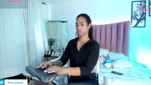 massielhot online show from 13, 7, 2026