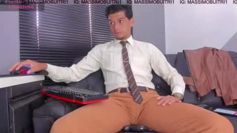 I am Massimo online show from 15, 7, 2026