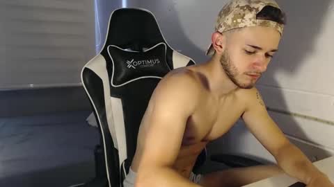 Snapshot of massimo_jiovano chatting on 8, 12, 2024 massimo online show from 8, 12, 2024