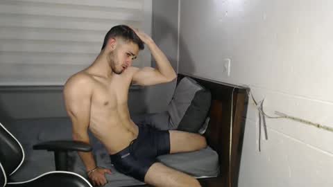 Snapshot of massimo_jiovano chatting on 4, 2, 2025 massimo online show from 4, 2, 2025