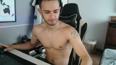 Snapshot of massimo_jiovano chatting on 31, 10, 2025 massimo online show from 31, 10, 2025