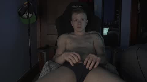 Snapshot of mastercooperfrost chatting on 4, 10, 2025 Master cooper online show from 4, 10, 2025