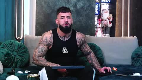 Snapshot of masterkingofmuscle chatting on 4, 12, 2024 masterkingofmuscle online show from 4, 12, 2024