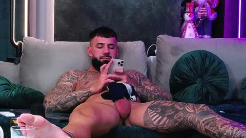 Snapshot of masterkingofmuscle chatting on 16, 12, 2024 masterkingofmuscle online show from 16, 12, 2024