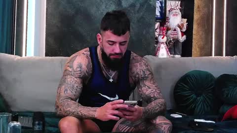 Snapshot of masterkingofmuscle chatting on 20, 12, 2024 masterkingofmuscle online show from 20, 12, 2024