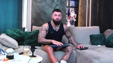 Snapshot of masterkingofmuscle chatting on 3, 1, 2025 masterkingofmuscle online show from 3, 1, 2025