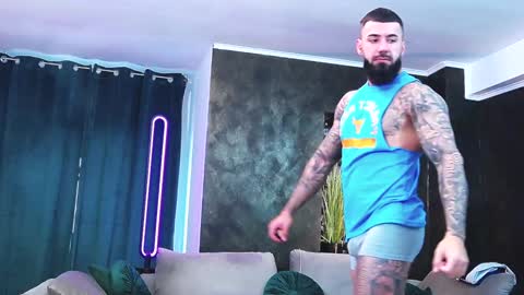 Snapshot of masterkingofmuscle chatting on 10, 1, 2025 masterkingofmuscle online show from 10, 1, 2025