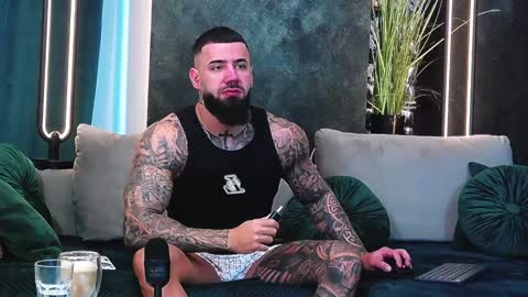 Snapshot of masterkingofmuscle chatting on 13, 1, 2025 masterkingofmuscle online show from 13, 1, 2025