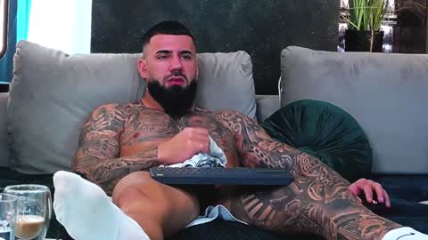 Snapshot of masterkingofmuscle chatting on 13, 1, 2025 masterkingofmuscle online show from 13, 1, 2025