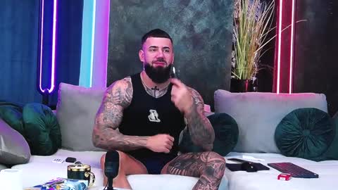 Snapshot of masterkingofmuscle chatting on 15, 1, 2025 masterkingofmuscle online show from 15, 1, 2025