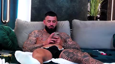 Snapshot of masterkingofmuscle chatting on 29, 1, 2025 masterkingofmuscle online show from 29, 1, 2025