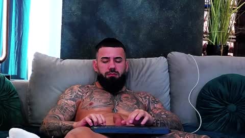 Snapshot of masterkingofmuscle chatting on 7, 2, 2025 masterkingofmuscle online show from 7, 2, 2025