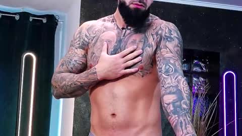 Snapshot of masterkingofmuscle chatting on 12, 2, 2025 masterkingofmuscle online show from 12, 2, 2025