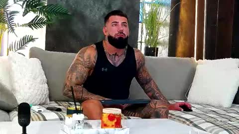 Snapshot of masterkingofmuscle chatting on 22, 9, 2025 masterkingofmuscle online show from 22, 9, 2025