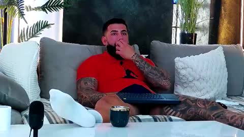 Snapshot of masterkingofmuscle chatting on 25, 9, 2025 masterkingofmuscle online show from 25, 9, 2025