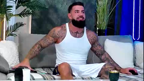 Snapshot of masterkingofmuscle chatting on 2, 10, 2025 masterkingofmuscle online show from 2, 10, 2025