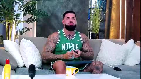 Snapshot of masterkingofmuscle chatting on 6, 10, 2025 masterkingofmuscle online show from 6, 10, 2025