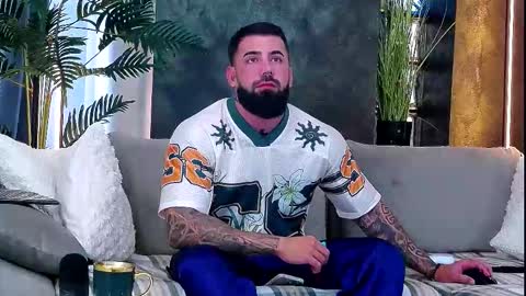 Snapshot of masterkingofmuscle chatting on 16, 10, 2025 masterkingofmuscle online show from 16, 10, 2025