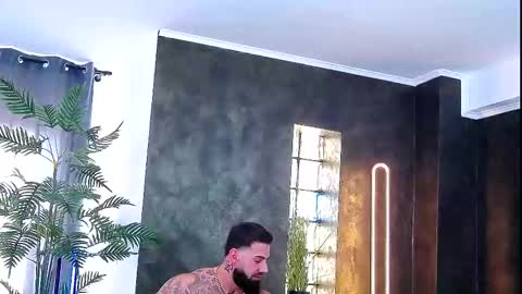 Snapshot of masterkingofmuscle chatting on 21, 10, 2025 masterkingofmuscle online show from 21, 10, 2025