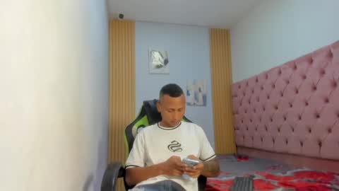 mastermorenohot23 online show from 27, 4, 2026