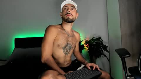 Snapshot of mateobaer_ chatting on 18, 1, 2026 Mateo Baer online show from 18, 1, 2026