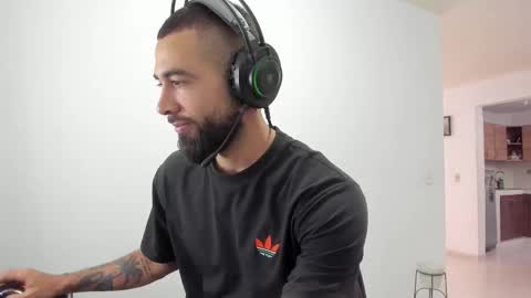 Matheus     online show from 3, 12, 2025