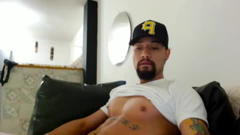 STRURIBE ON INSTAGRAM online show from 15, 1, 2025