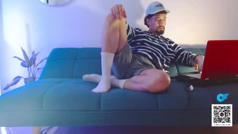 STRURIBE ON INSTAGRAM online show from 24, 10, 2025