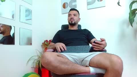 mathewhot3 online show from 9, 11, 2025