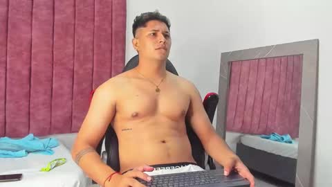 Snapshot of mathias_cocks chatting on 4, 12, 2024 mathias cocks online show from 4, 12, 2024