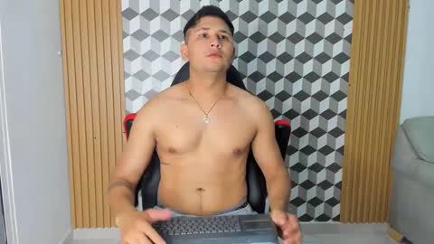 Snapshot of mathias_cocks chatting on 5, 2, 2025 mathias cocks online show from 5, 2, 2025