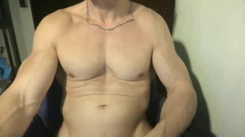 Snapshot of matiasmartin2030 chatting on 14, 3, 2026 MatiasMatureMuscle online show from 14, 3, 2026