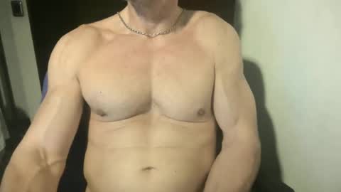 Snapshot of matiasmartin2030 chatting on 18, 3, 2026 MatiasMatureMuscle online show from 18, 3, 2026