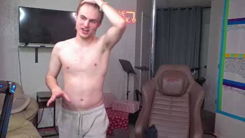 Snapshot of mattcashxxx chatting on 13, 12, 2024 Matt Cash online show from 13, 12, 2024