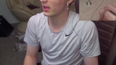 Snapshot of mattcashxxx chatting on 5, 1, 2025 Matt Cash online show from 5, 1, 2025