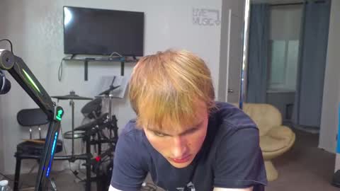 Snapshot of mattcashxxx chatting on 5, 2, 2025 Matt Cash online show from 5, 2, 2025