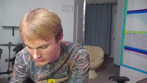 Snapshot of mattcashxxx chatting on 14, 2, 2025 Matt Cash online show from 14, 2, 2025