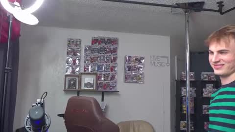 Snapshot of mattcashxxx chatting on 2, 3, 2025 Matt Cash online show from 2, 3, 2025