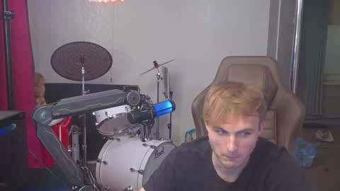 Snapshot of mattcashxxx chatting on 28, 9, 2025 Matt Cash online show from 28, 9, 2025