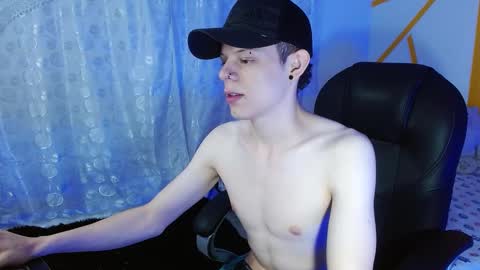 Snapshot of matthewboy_ chatting on 19, 12, 2024 MatthewBoy online show from 19, 12, 2024