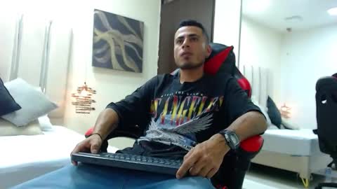 Snapshot of matthewcullenn chatting on 1, 12, 2025 Matthew online show from 1, 12, 2025